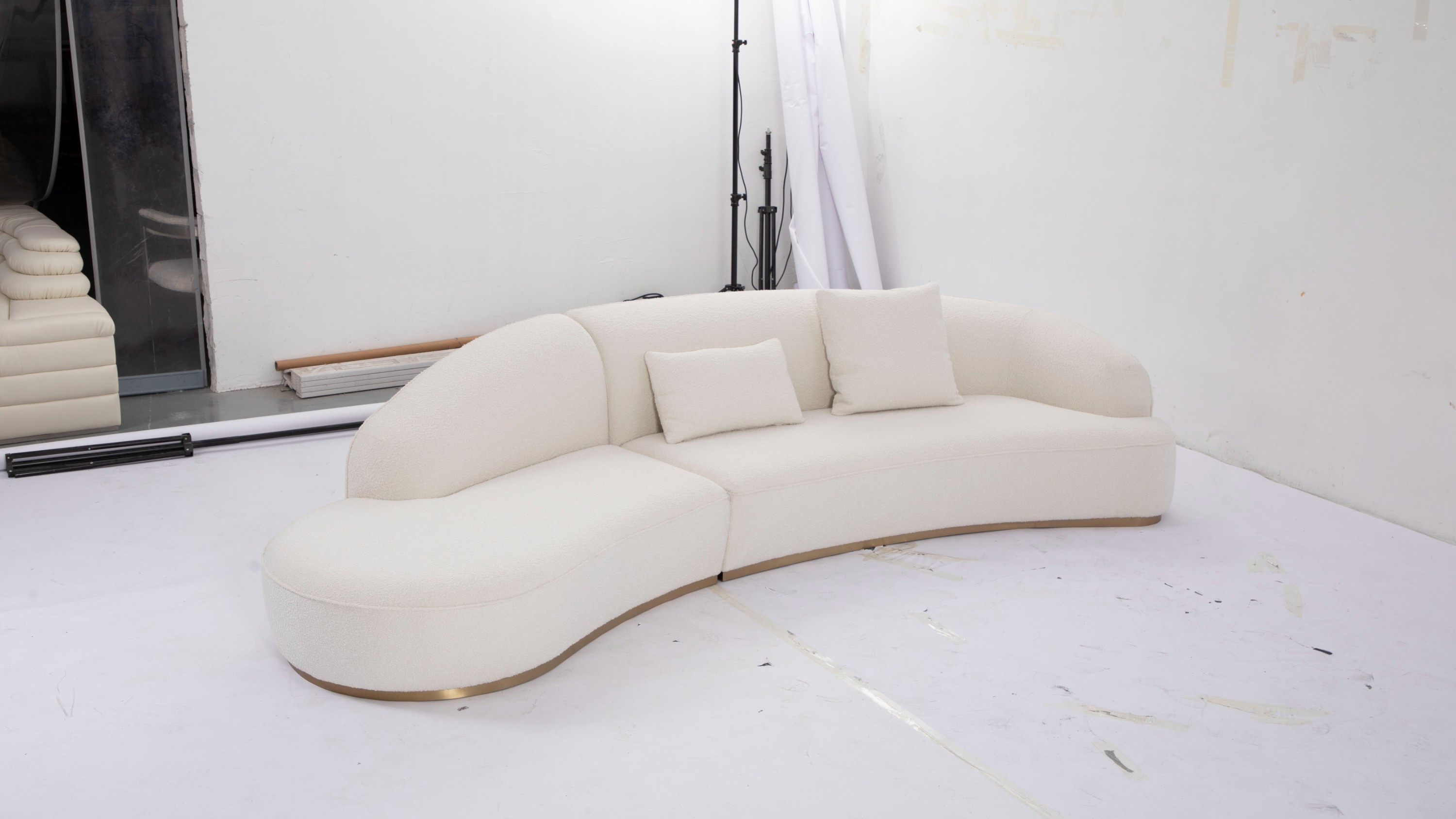 轻奢家具经销的进阶之道:与26年专业制造商同行 轻奢家具经销的进阶之道:与26年专业制造商同行