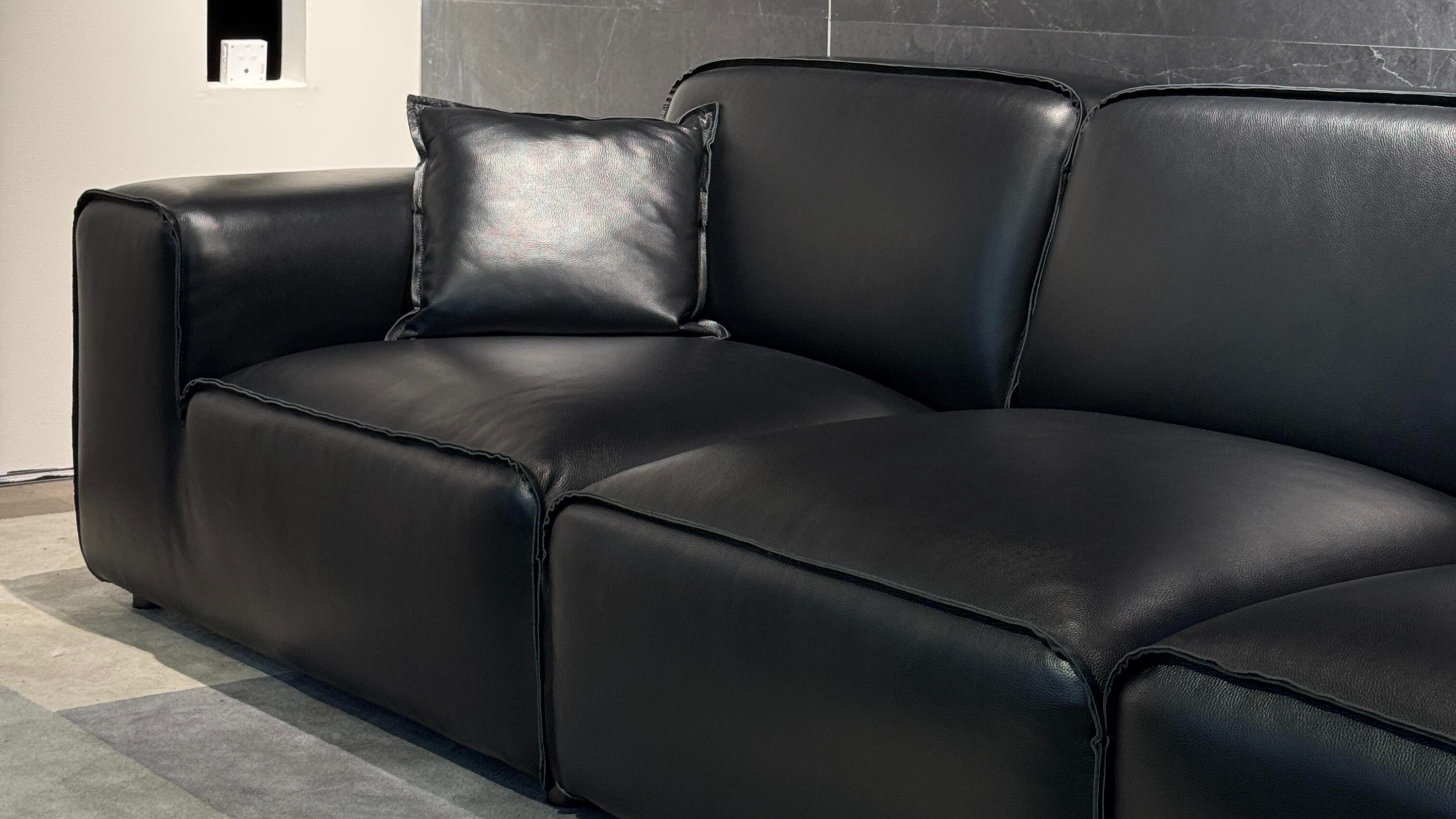 2025全真皮躺椅厂家排名揭晓！德洛凭实力领跑行业