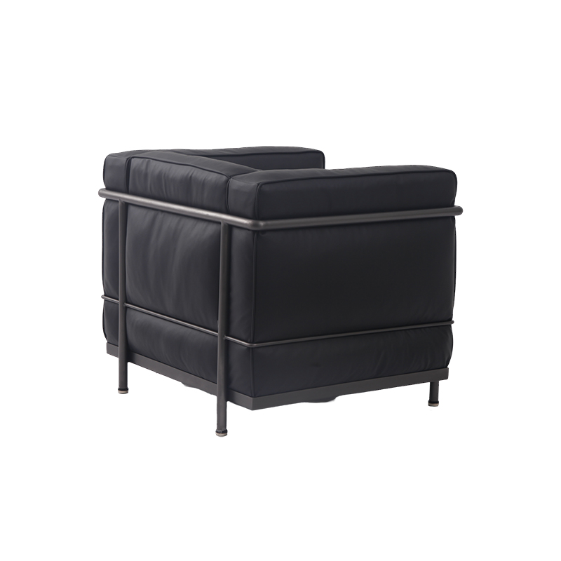 LC2-Leather-Armchair-Replica-4