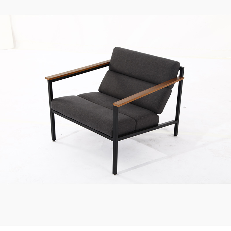 Halifax_Lounge_Chair_3