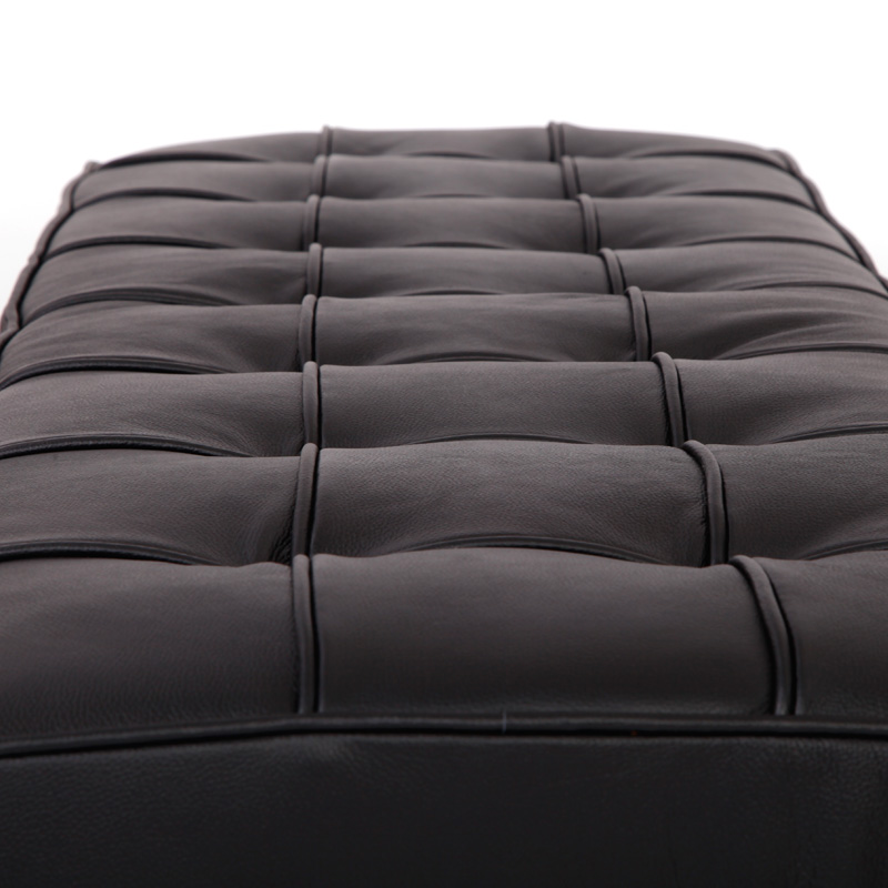 真皮和钢管的完美结合——巴塞罗那床